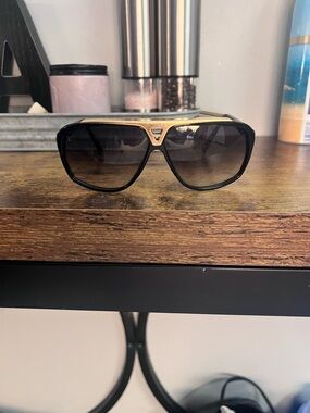 Louis Vuitton Evidence Sunglasses